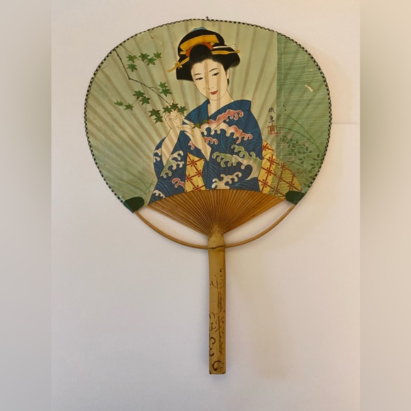 Geisha & Peacock Feather Themed Hand Fans - Picture 2 of 16